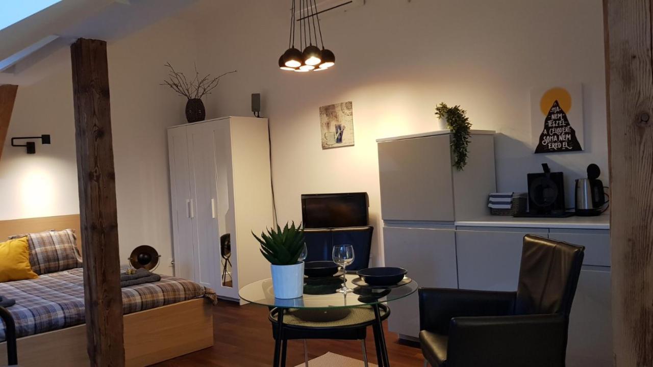 Boutique Ii. Appartement Eger Buitenkant foto